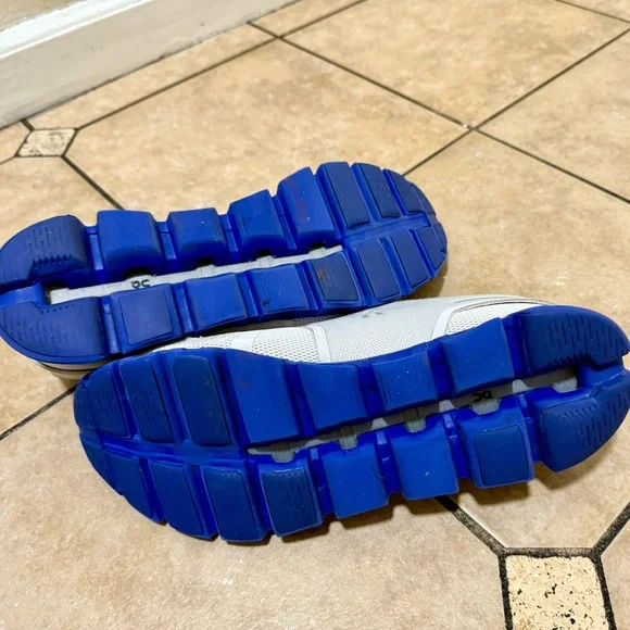 On Running White and Blue Athletic Shoes with CloudTec Cushioning - Picture 5 of 7